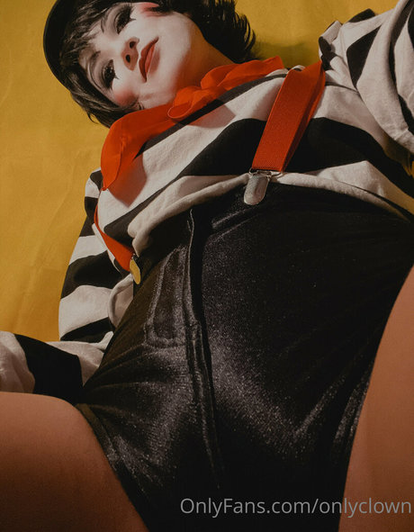 スターティーンオンリーファンズ ポルノ アーカイブ