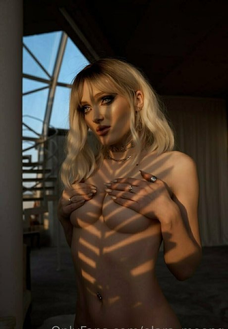 elara moonq 限定モデル 写真