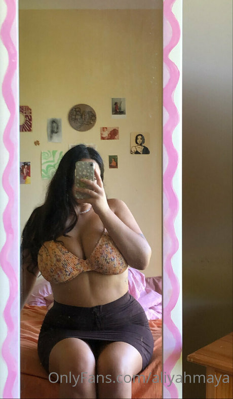 aliyahmaya 裸の女優 ギャラリー