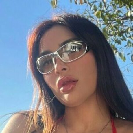 ティーンシーメールOnlyFans 無料 写真