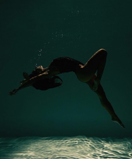 Marina Rebediuk ヌードスター 写真