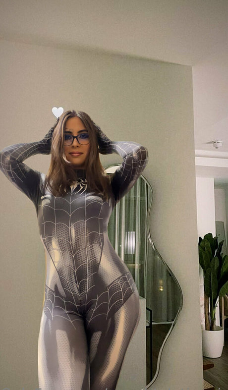 naughtylatinagirl 裸の女優 ギャラリー