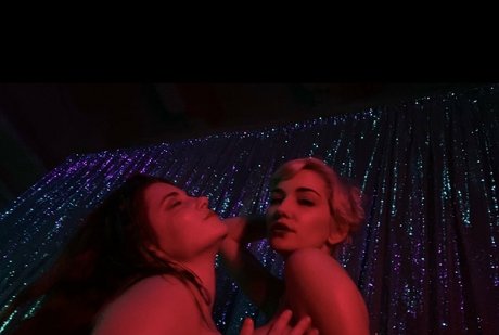 mistylovelace 裸モデル 写真