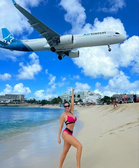 ぽっちゃりブロンドOnlyFans アート裸 ギャラリー