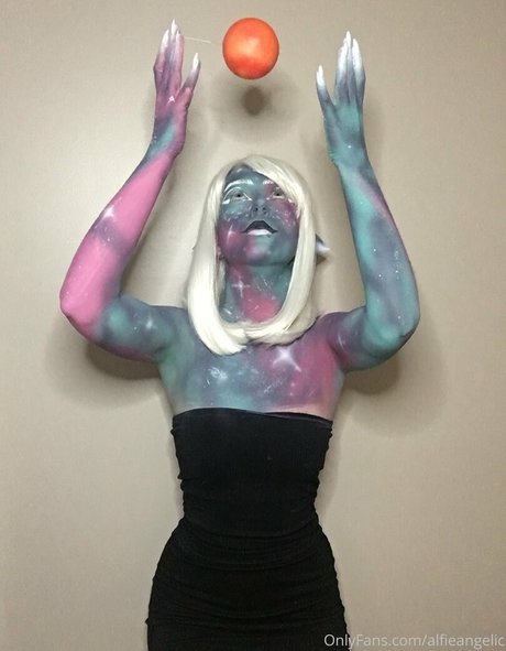 ルビーオンリーファン ホット 写真