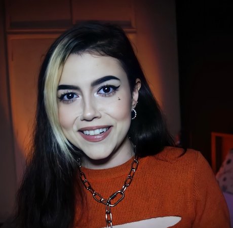 Violet Orlandi スター 裸 写真