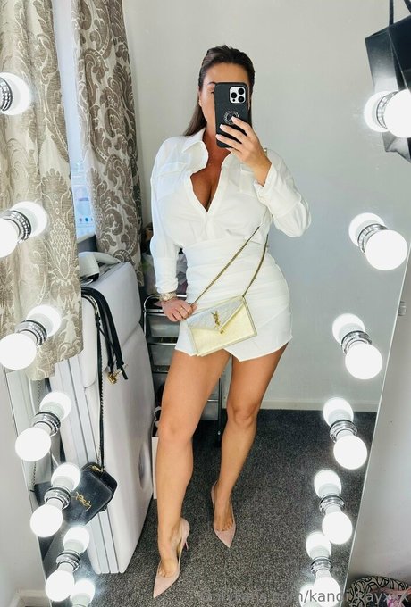 公共の場での猫のOnlyFans アートxxx 写真