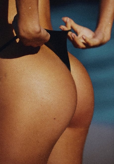 かわいい赤毛のOnlyFans ヌード 画像