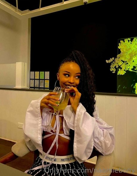 naomiebony セックススター 写真