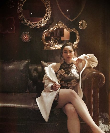 Dajinism エロティックなモデル 画像