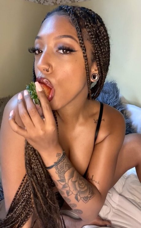 coochiecream 独占ポルノスター 写真