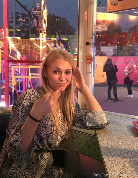 アジアのティーンオンリーファン ヌード 画像