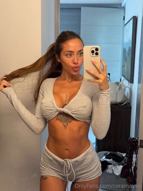 coramayxo エロティック女優 写真