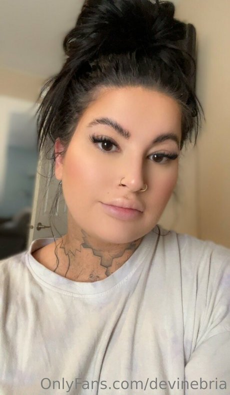 devinebria ホットなポルノスター 写真