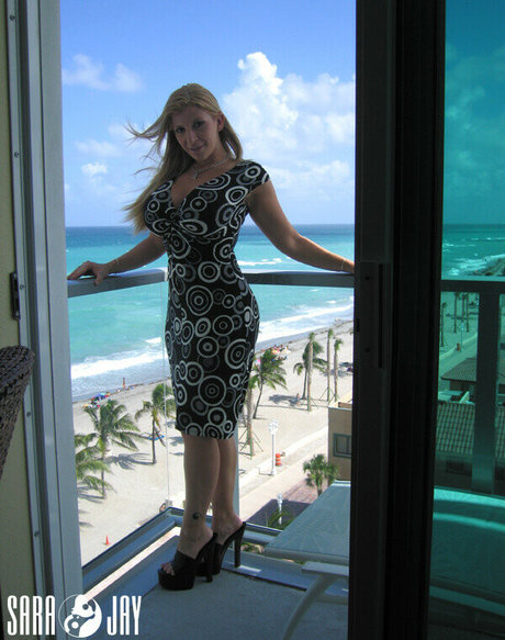 ブルネットの看護師OnlyFans ホット裸 画像