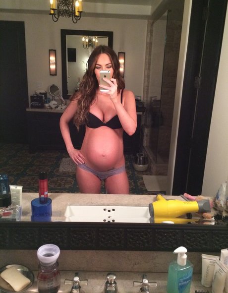 Megan Fox ポルノモデル 画像