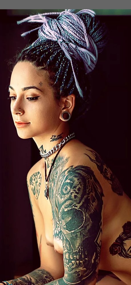 バイセクシャルカップルのOnlyFans セクシーヌード 写真