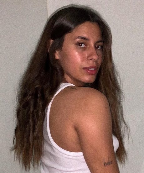 Fernanda Mota Farhat アートスター 画像