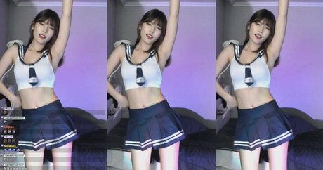 レズビアン ストラップオン OnlyFans 無料ヌード 写真