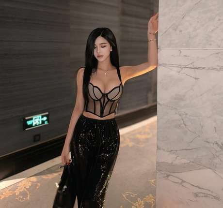 June Gong 無料モデル 写真