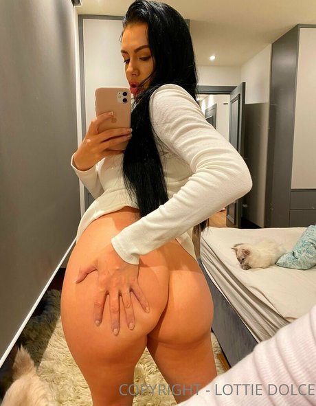 lottiedolce ポルノ女優 画像