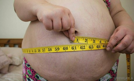 細身の巨乳OnlyFans セクシーヌード ギャラリー