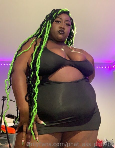 phat ass phoebe かわいいスター 写真