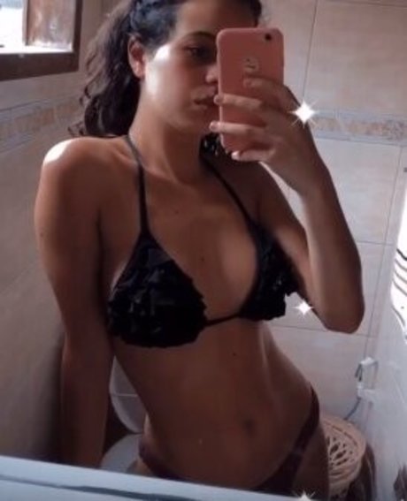 痩せたティーンのOnlyFans ポルノ 画像