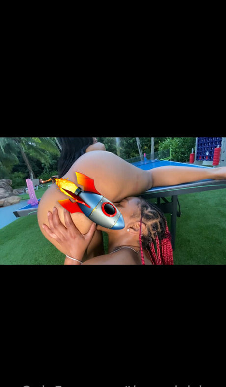 therealvickyy かわいいポルノスター 写真