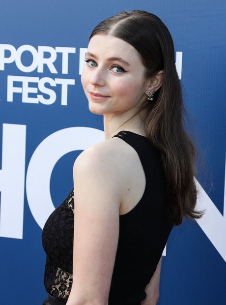 Thomasin Mckenzie ポルノスター 画像