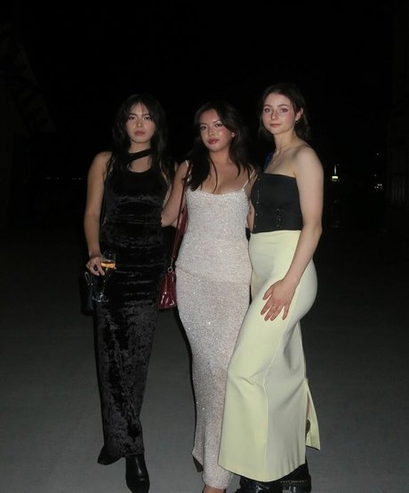 Thomasin Mckenzie 無料スター 写真