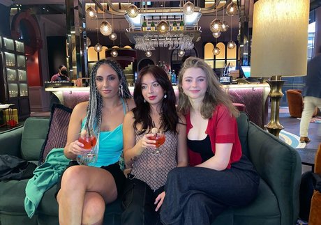 Thomasin Mckenzie HDモデル ギャラリー