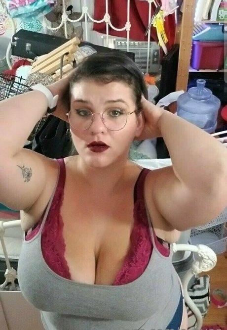 c byee セックス女優 画像