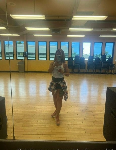 naughtydiamond11 最高のスター 写真