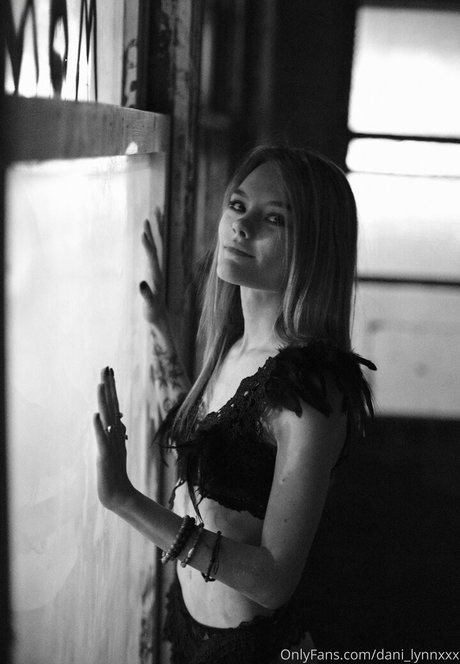 lilbird 777 美しいモデル 画像