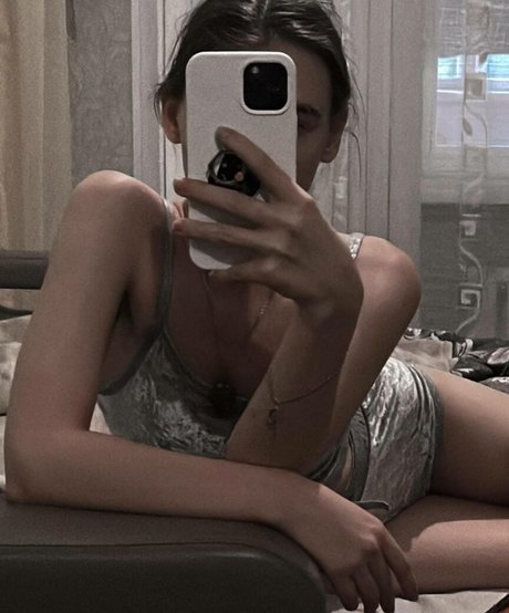 黒檀の白いチンポOnlyFans エロチック 画像