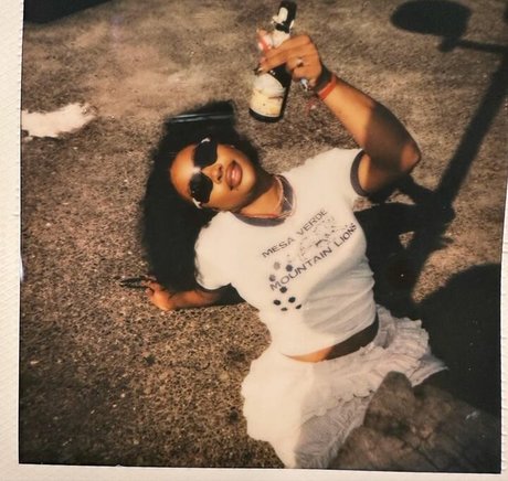 SZA スター ヌード 写真