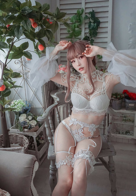 ティーンプッシーOnlyFans 美しいヌード 写真