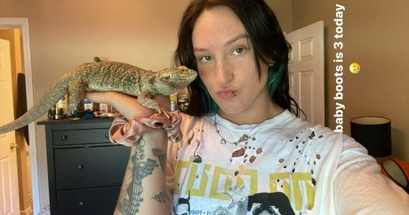 Kris Statlander ヌード女優 ギャラリー