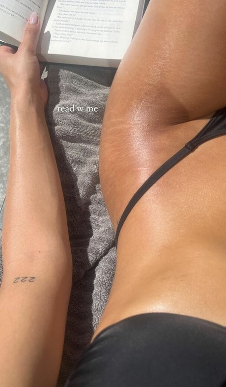 痩せたブロンドのOnlyFans 無料ヌード 画像