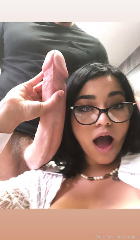 黒檀の白いチンポOnlyFans セクシーヌード 画像