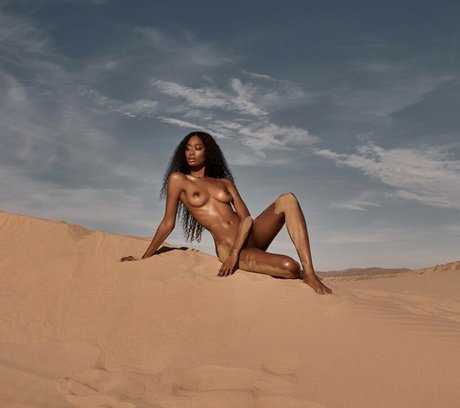 cebrena 高品質のポルノスター 写真