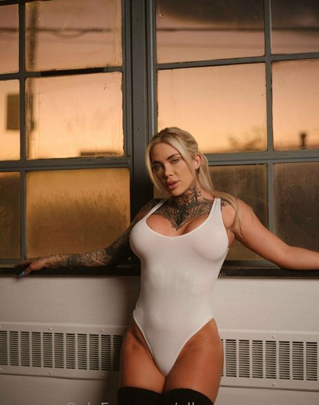 小柄で痩せたOnlyFans アートxxx 写真