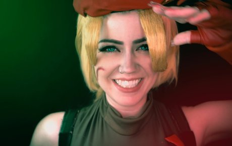 ブロンドヨガOnlyFans セクシーヌード 写真