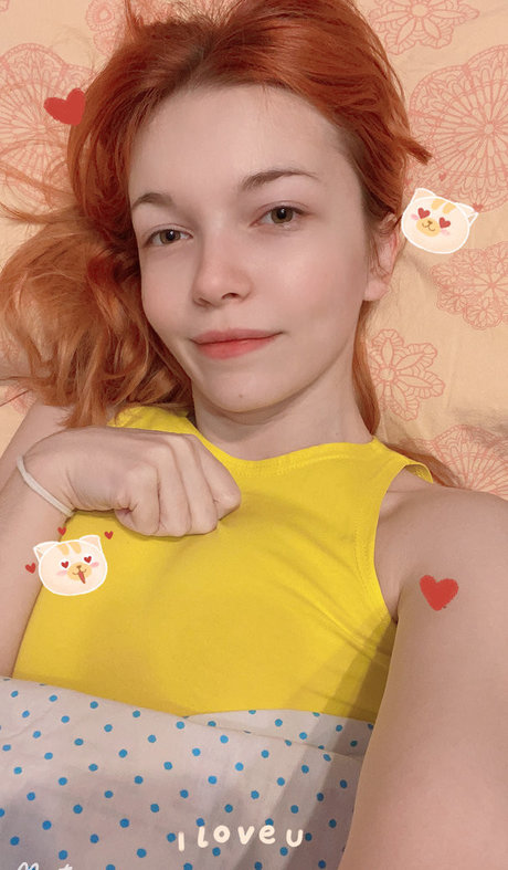 ブロンドヨガOnlyFans アダルト 画像