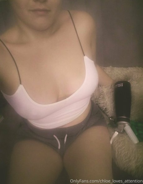 chloe loves attention ポルノモデル アーカイブ