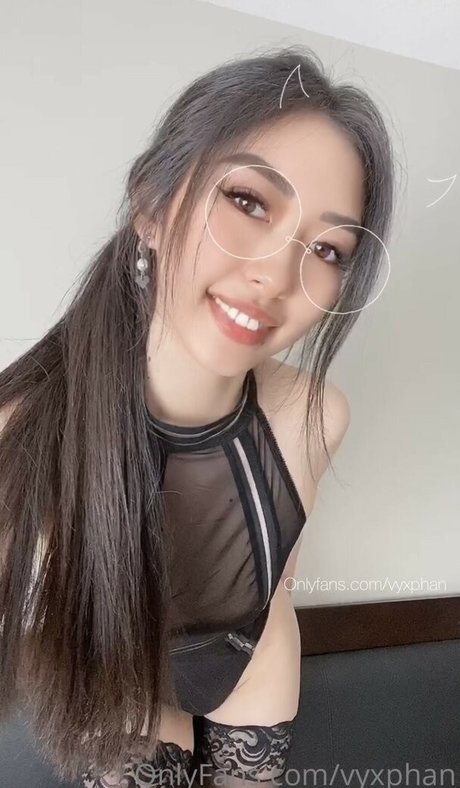 裸のトゥインクOnlyFans 無料セックス 写真