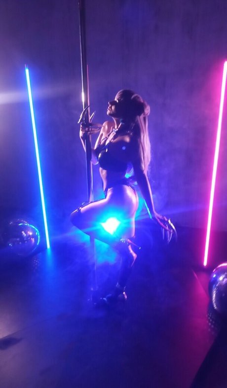 アジア人トゥインクOnlyFans 無料セクシー 画像