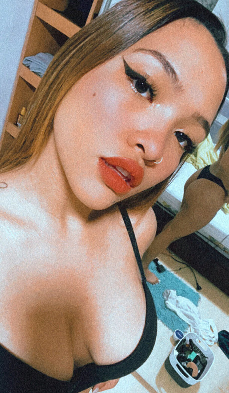 ティーングラスオンリーファン ヌード 写真