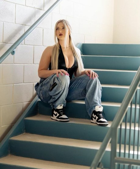 Miranda Cohen 美しいスター 写真